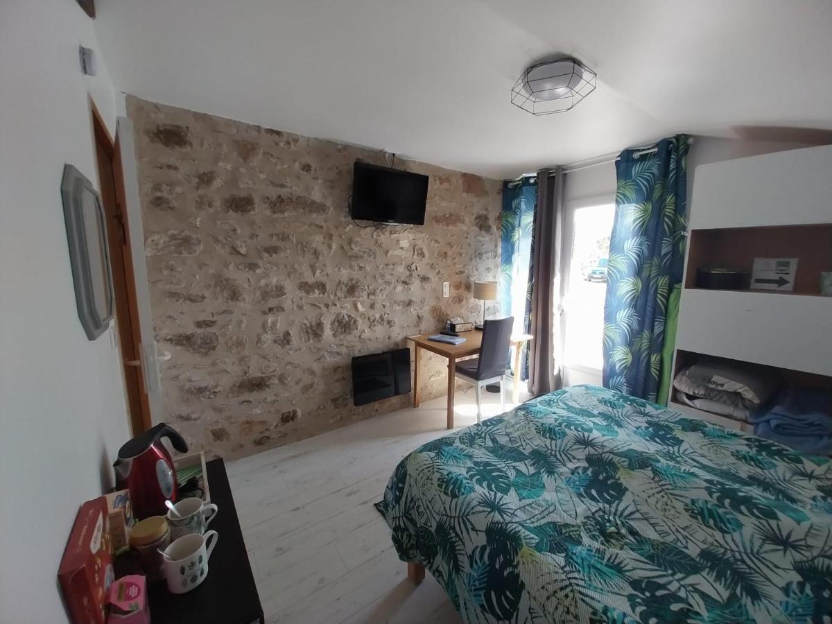 Un Air De Campagne Bed & Breakfast Millac  Exterior photo
